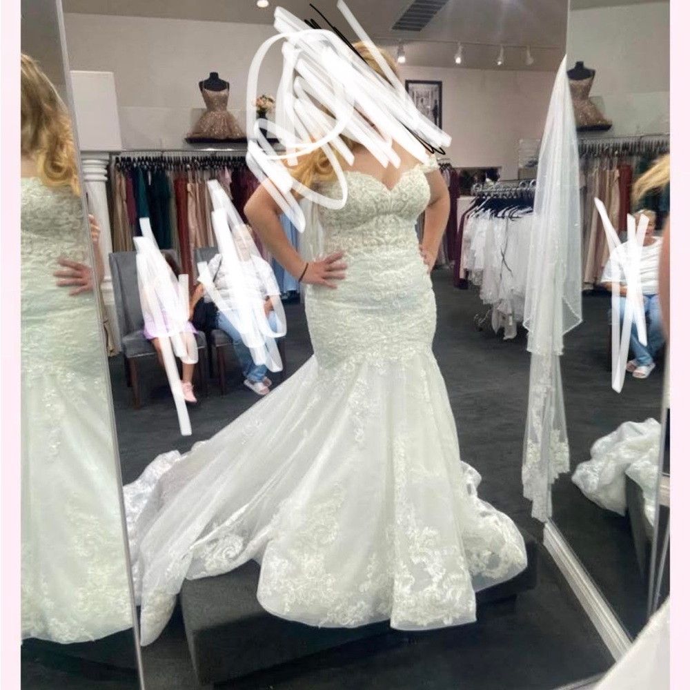 Beautiful allure wedding dress